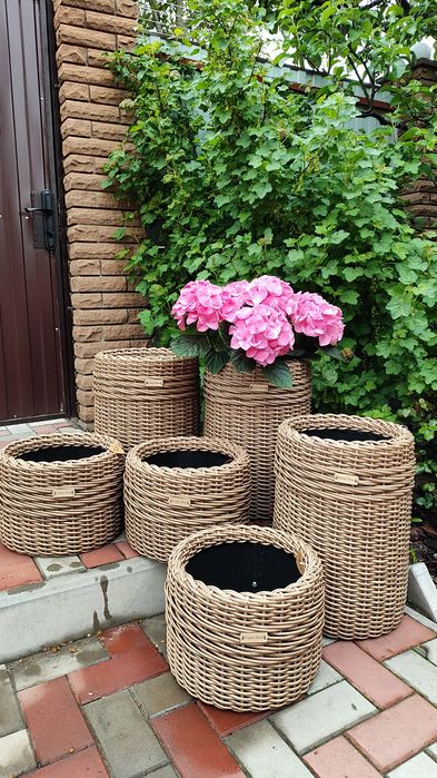 Кашпо з ротангу ( горщик для квітів)