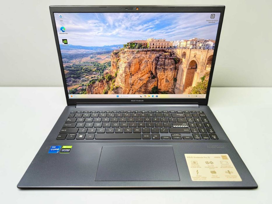 Asusu VivoBook Pro 15 - X3500PC / i7-11370H 3.30GHz / 16GB 3200MHz DDR4 / RTX 3050 4GB Studio / 15.6' FHD TFT 60Hz / Grade A- / GW 12 miesięcy