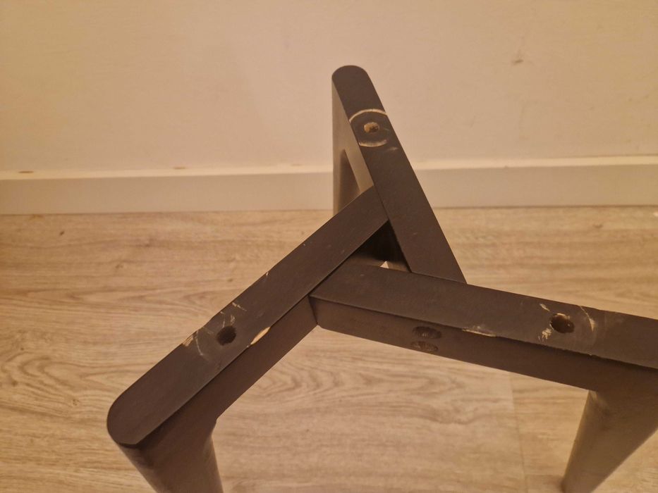 Mesa de apoio em tampo de vidro