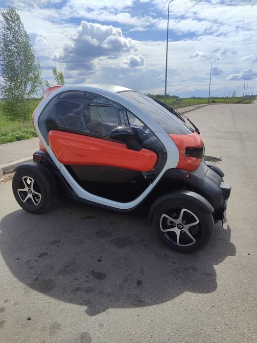 Рено.   .Твіззі..