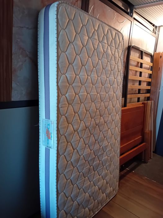 Cama solteiro + colchao