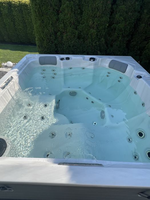 Jacuzzi zewnetrzne 5 osobowe  wanna z hydromasażem Blueline