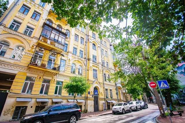 Царський будинок квартира з ремонтом Стрілецька Золоті Ворота