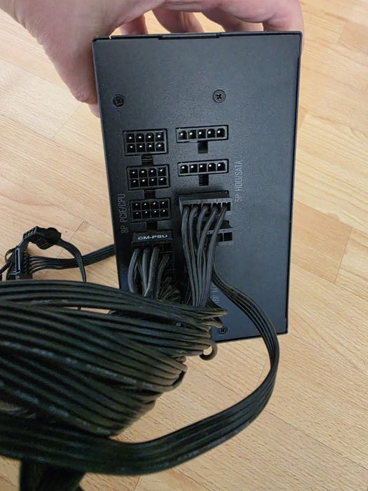 850w 24+8(4+4)/4sata/4molex/8+8pin відео 80PLUS GOLD Стан гарний Блок живлення