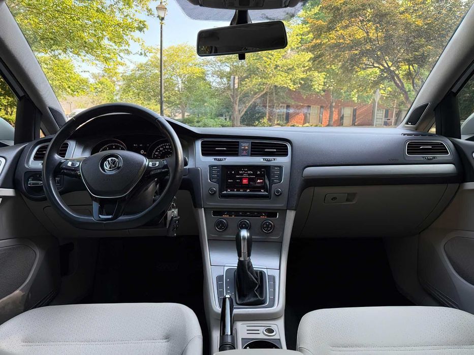 Volkswagen Golf      2015
