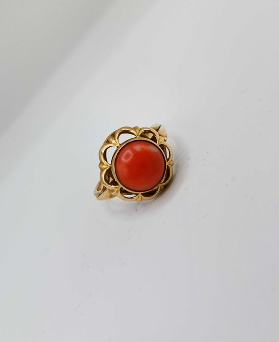 Złoty pierścionek z koralem IMAGO ARTIS