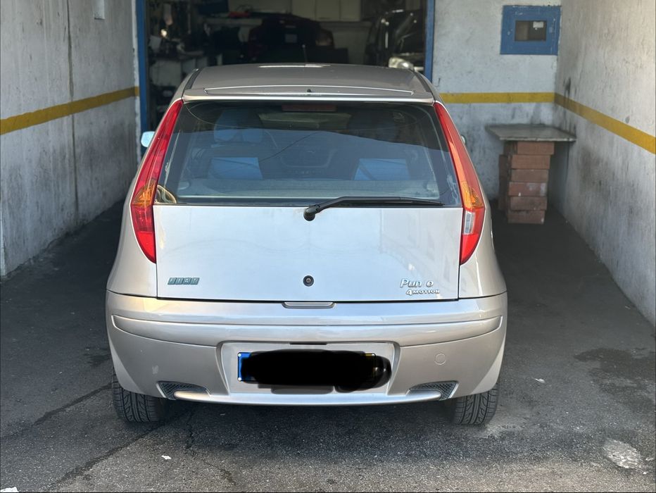Fiat punto com kit Abarth muito bonito