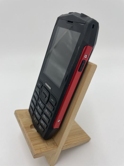Telefon komórkowy Hammer 64 MB / 64 MB 2G czerwony