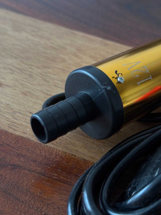 Praktyczna PRZENOŚNA Pompa GŁĘBINOWA 12V Zasilanie Akumulatorowe