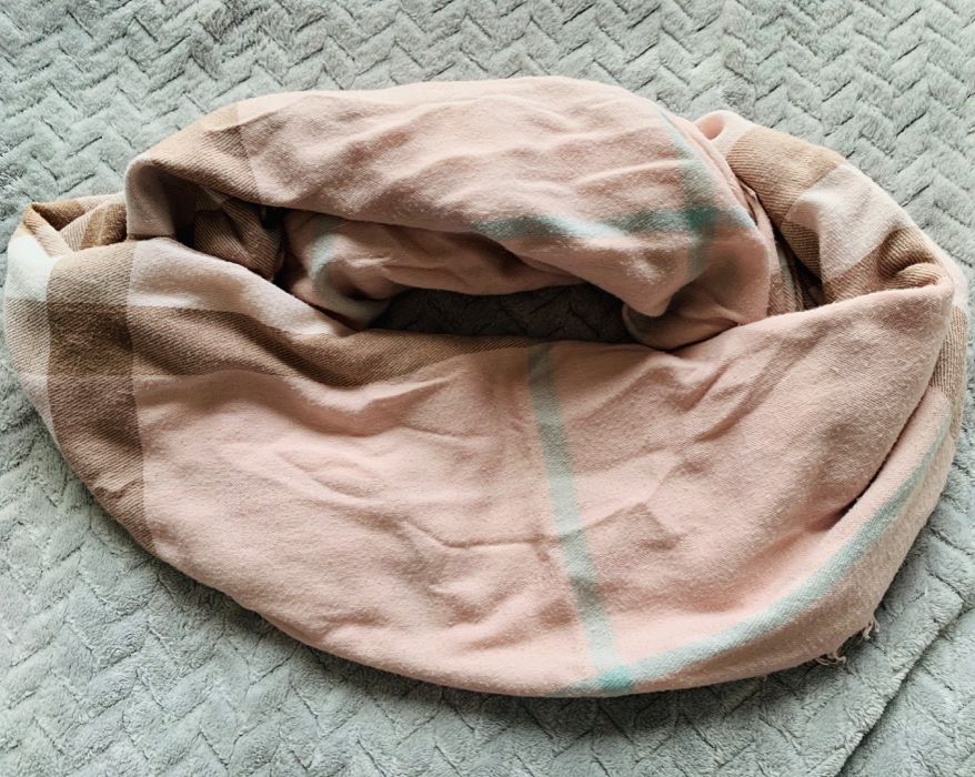 Chusta szalik damski marki BURBERRY pudrowy róż brudny róż