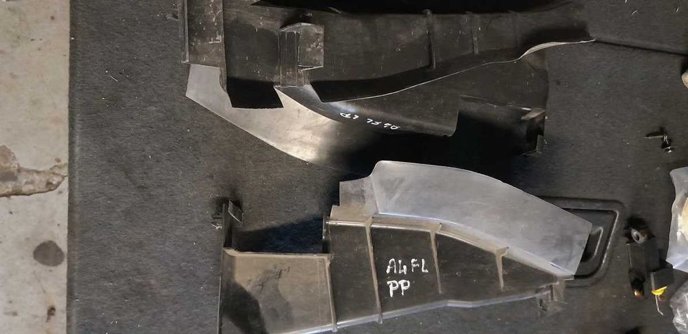 Osłona zamka przedniego przód prawa lewa Audi A4 B5 FL LIFT