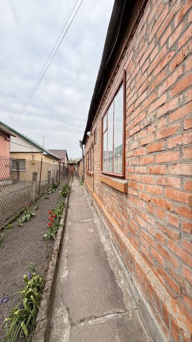 Продається окремий будинок в районі ЗАГСу зі зручностями