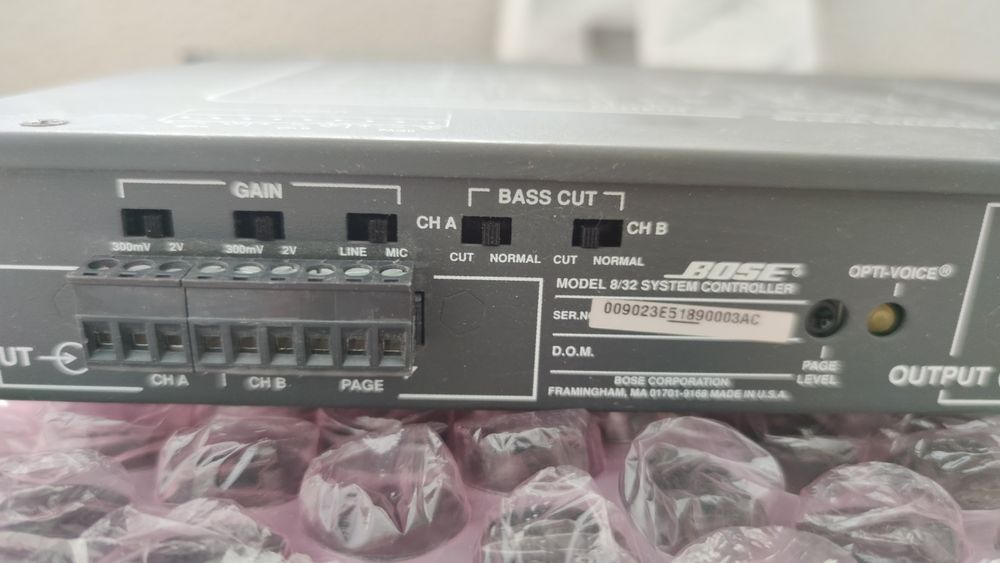 Bose FreeSpace Model 8/32 controlador do sistema de montagem em rack