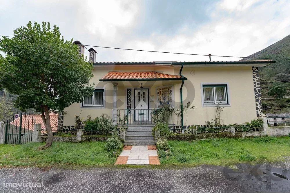 Moradia Isolada T2 em Fórnea, Piódão