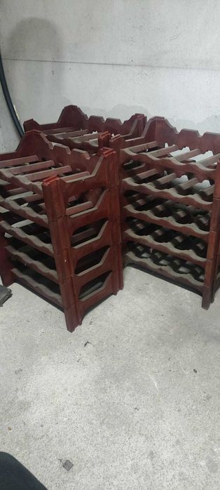 Garrafeira empilhável