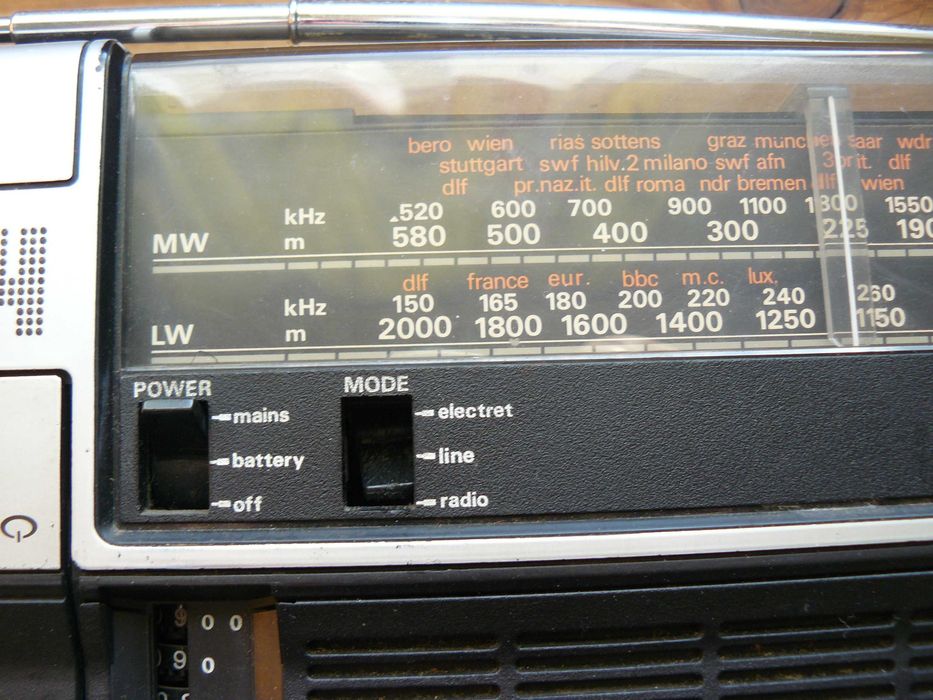 Radiomagnetofon Philips z przewodem zasil. , kasetą