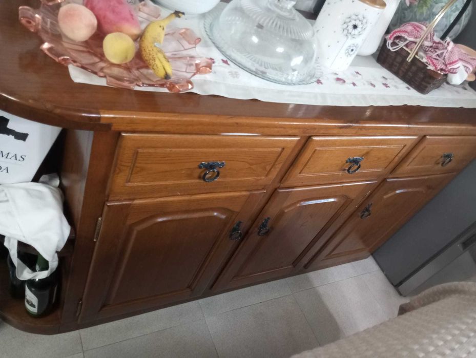 Móvel de cozinha ou sala em madeira