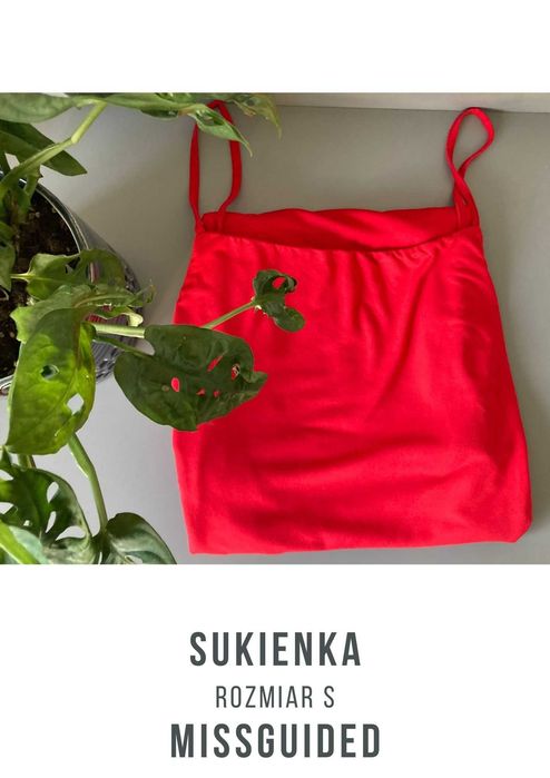 Sukienka z odsłoniętymi plecami Missguided