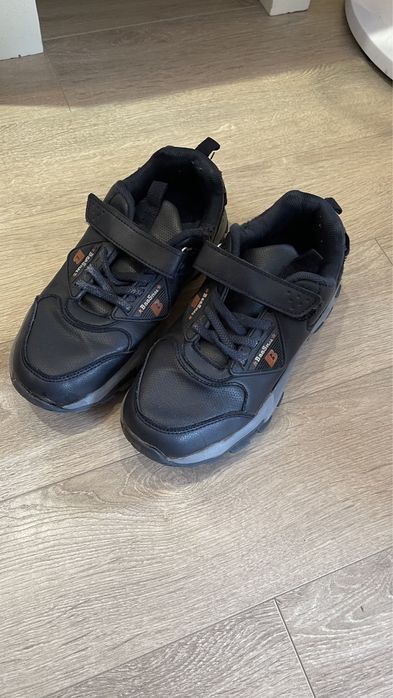 Взуття дитяче для підлітків