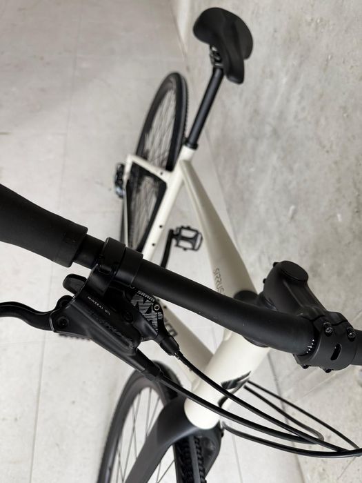 Specialized Sirrus X 4.0 z amortyzatorem Future Shock -rozmiar M 
cena 4600