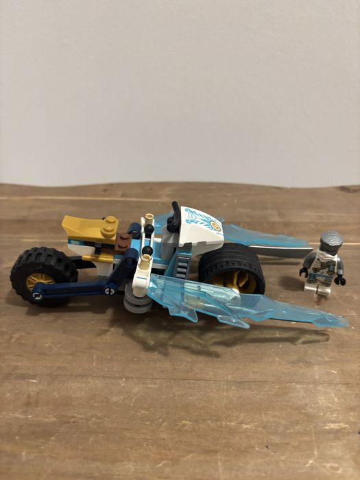 Legi Ninjago lodowy motocykl