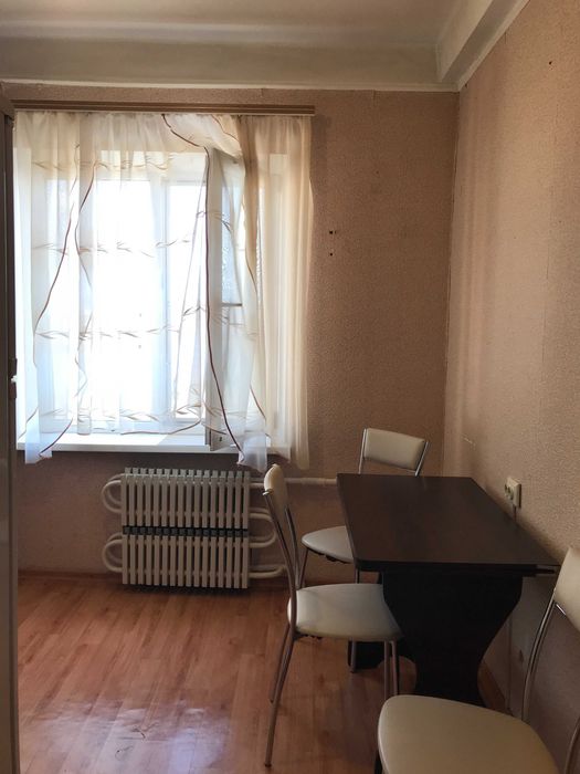 Продам 2к. квартиру на Пісках