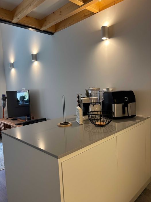 Arrenda-se Moradia em Banda Moderna Totalmente Mobilada em Gaia | Fully Furnished Open Space House in Gaia