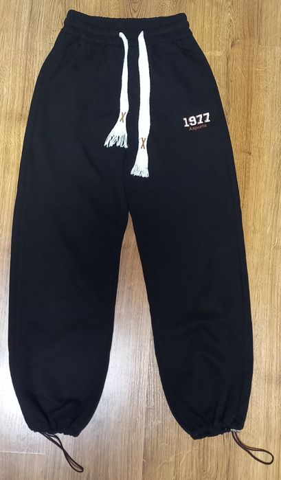 Штани на дівчинку