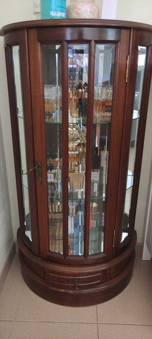 Cristaleira antiga OFERTA MOVEL COSTURA