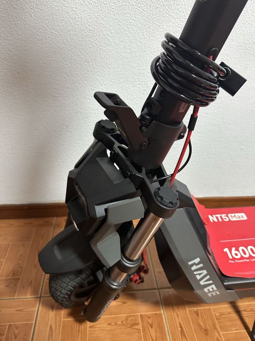 Trotinete Elétrica Usada como Nova + Cadeado e Carregador