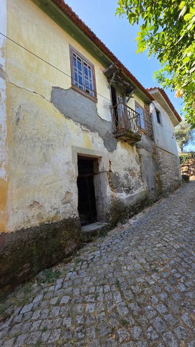 3 CASAS JUNTAS para venda em roriz / penalva do castelo – 24.500 € NEGOCIÁVEIS