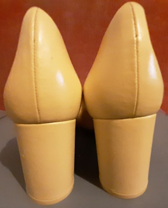 Sapatos novos da coleção da Disney da Zara