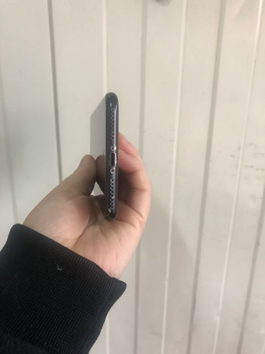 Продам iPhone 7+  neverlock