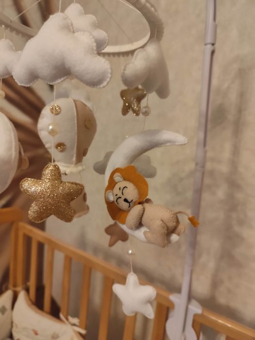 Мобіль на дитяче ліжечко