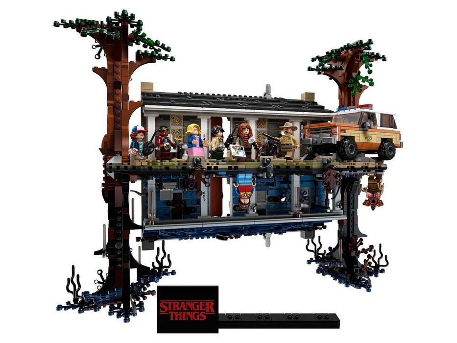 Конструктор Stranger Things: The Upside Down (75810)