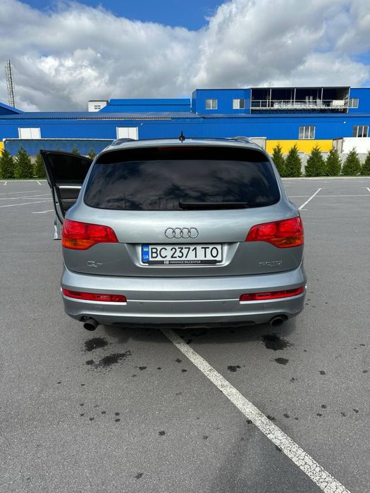 Продам  ауді  Q7