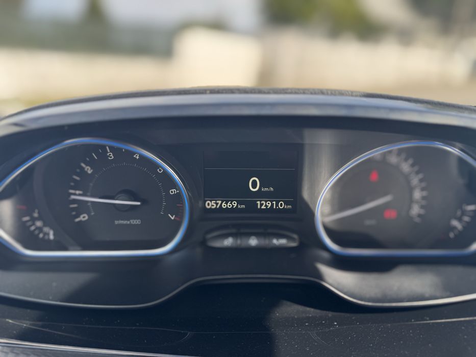 Peugeot 2008 1.2 THP 130cv nacional 2018 poucos km