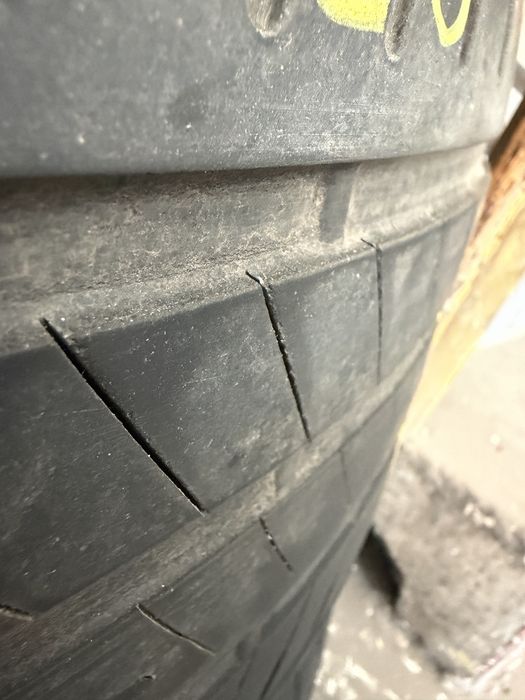 Бу колеса BRIDGESTONE 305/40/20 пара , 275/45/20пара