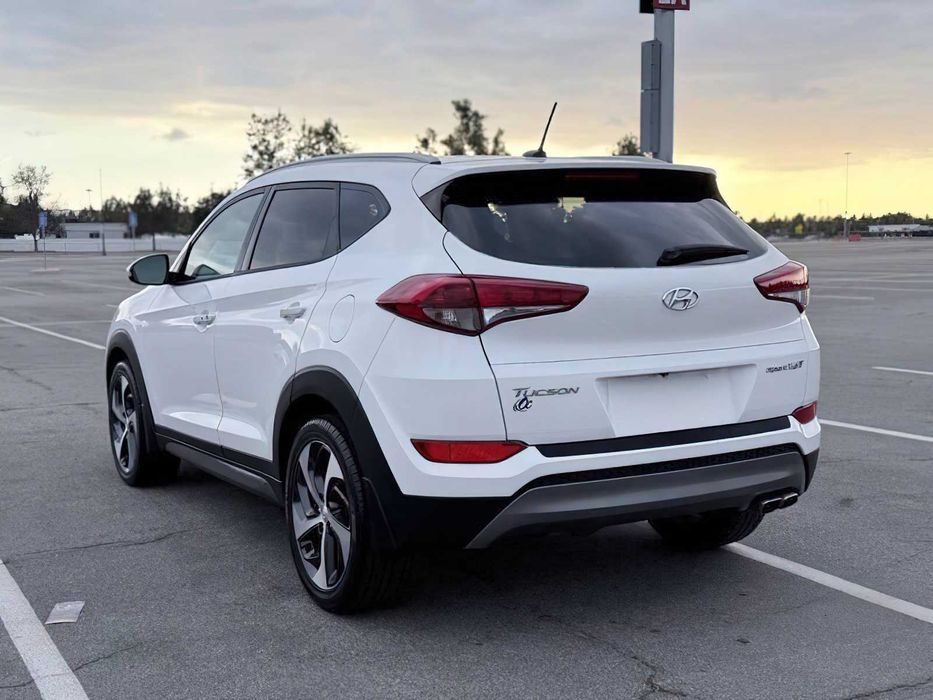 Hyundai Tucson      2016