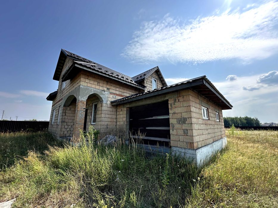 Будинок у Макарові, 212 м2, 15 соток