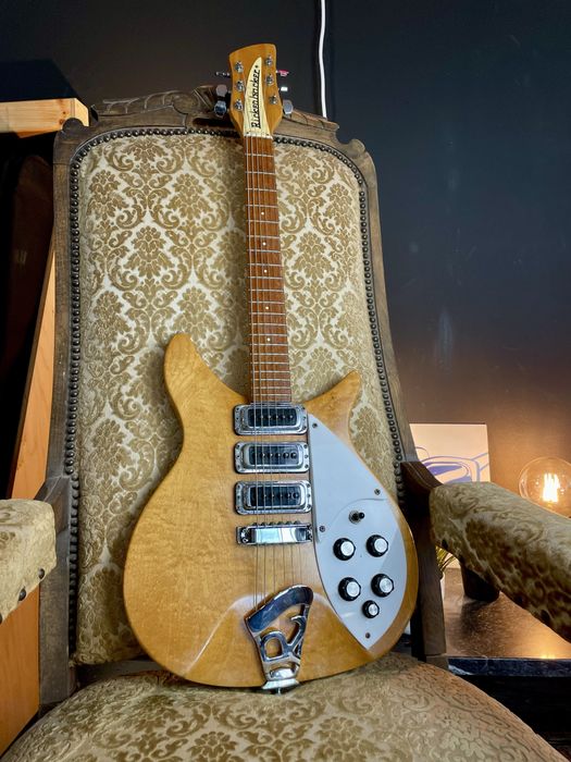 Rickenbacker 320 de 1981