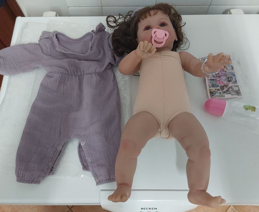 BONECA REAL MAÇIA 60CM. Casa,Quarto,Sala,Didático,Cozinha,Aniversário.