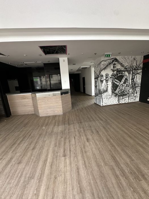 Дніпровська Набережна 19