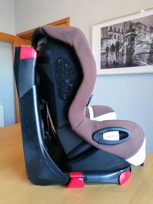 Cadeira Auto Bébé Confort Axiss - Grupo 1 (9-15kg)