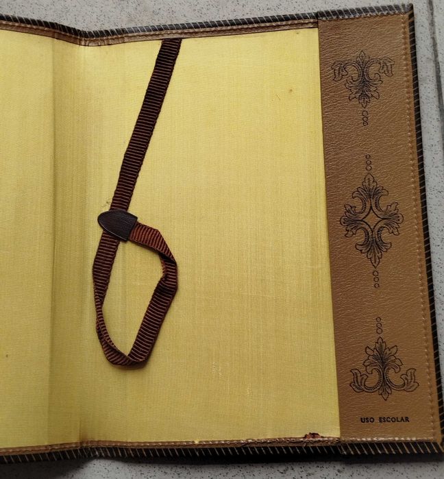 Antiga Capa Escolar em couro "Alexandre Herculano"