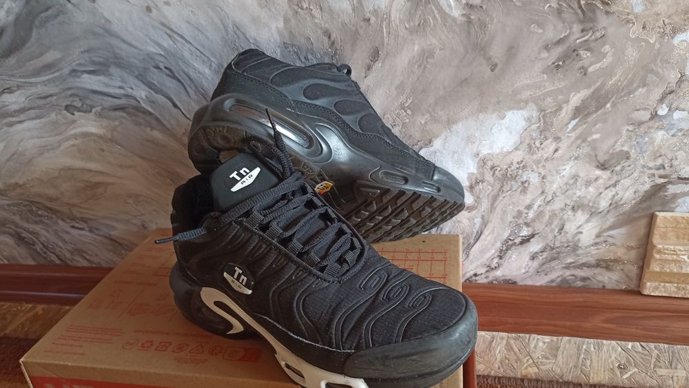 Продам кросовкі дитячі