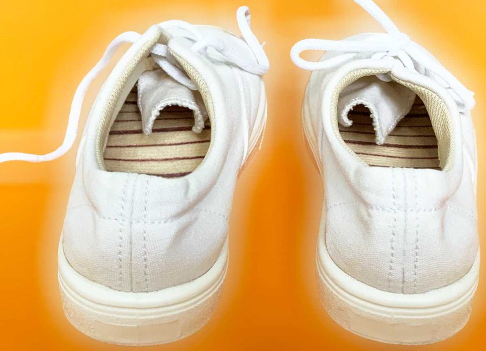 Sapatilhas de Criança em Lona Unissexo Branco, como Novas