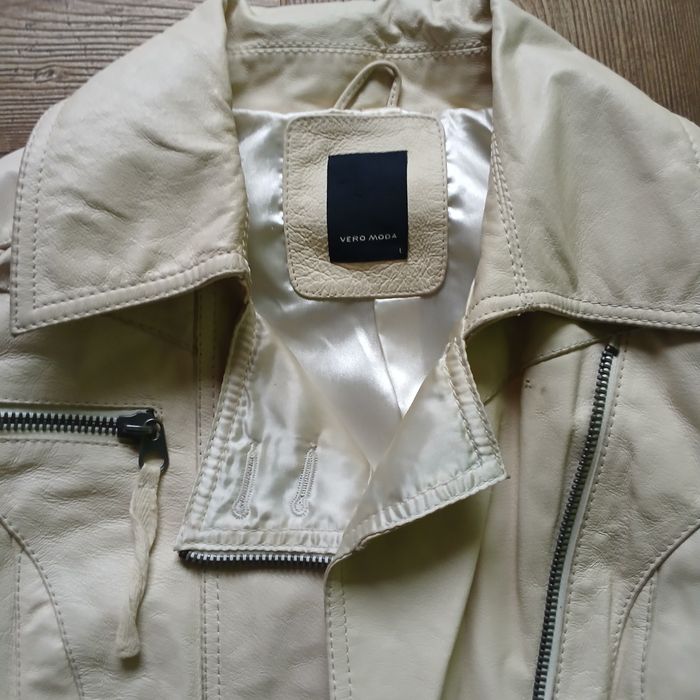 Куртка жіноча натуральна.