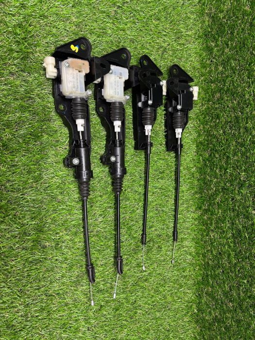 Актуатор замка капоту Tesla Model 3 / АВТОРОЗБОРКА