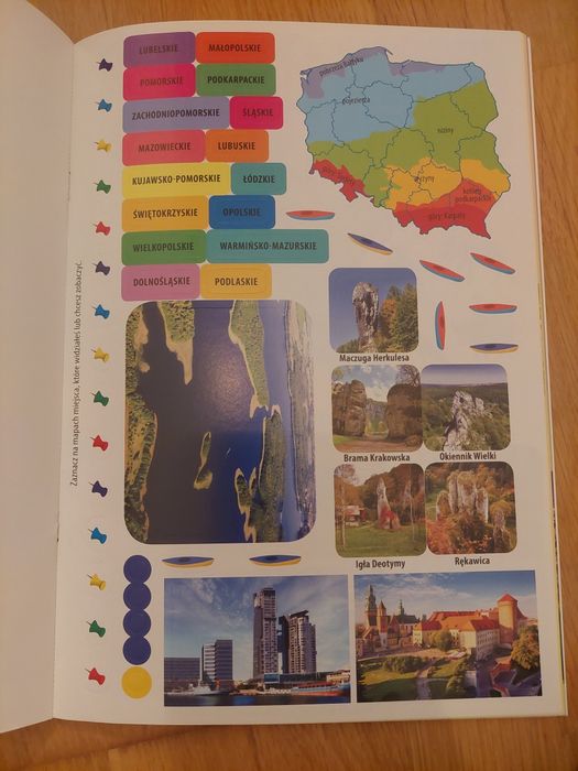 Atlas geograficzny z naklejkami dla dzieci
